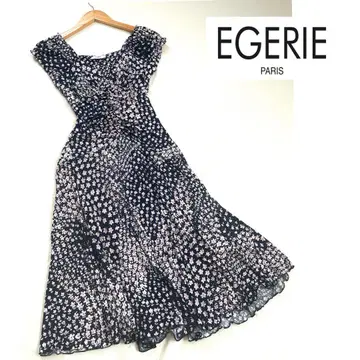 EGERIE 스트레치 원피스 네이비 꽃무늬 프렌치 슬리브
