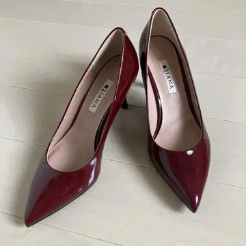 Diana 다이애나 에나멜 펌프스 23.5 새상품급