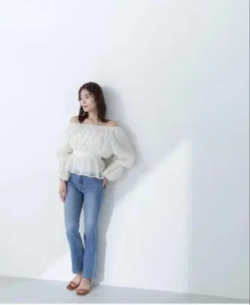 NATURAL BEAUTY BASIC 슬림 플레어 데님 팬츠