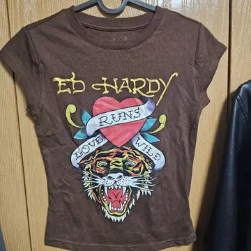 ED HARDY 타이거 그래픽 티셔츠 S 사이즈
