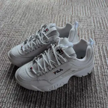 FILA 화이트 스니커즈