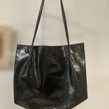 카슈카슈 블랙 합성 피혁 토트백 광택 미사용 새상품