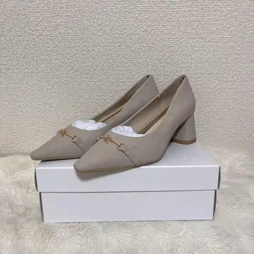 RANDA 모노그램 엠보싱 펌프스 23.5cm