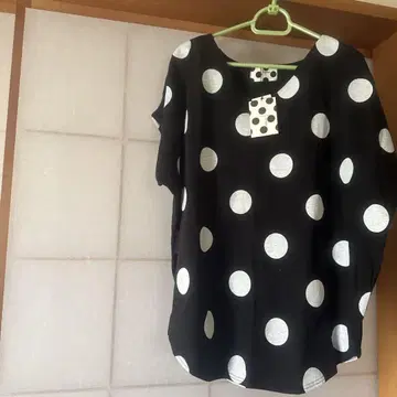 안티카 T셔츠