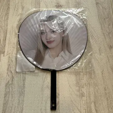 ive SHOW WHAT I HAVE 부채 리즈