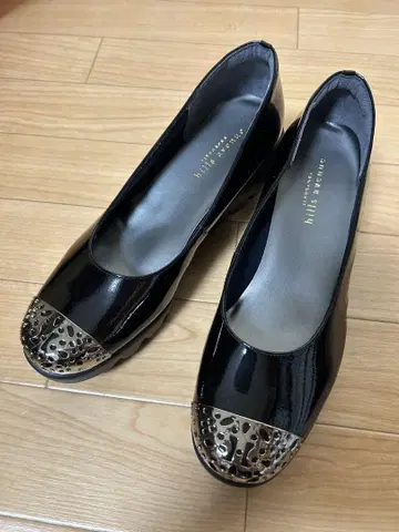 힐즈 애비뉴 통굽 웨이브 밑창 펌프스 23cm 메탈릭 토
