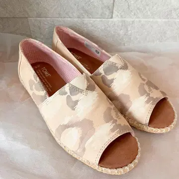 TOMS 톰스 슬립온 샌들 오픈토
