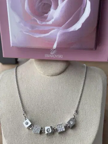 SWAROVSKI 목걸이