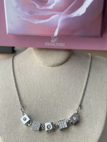 SWAROVSKI 목걸이