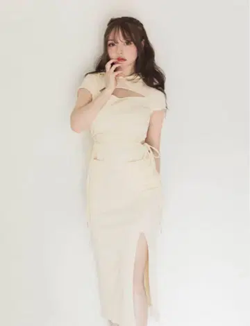 앤드메리 에피 슬릿 드레스