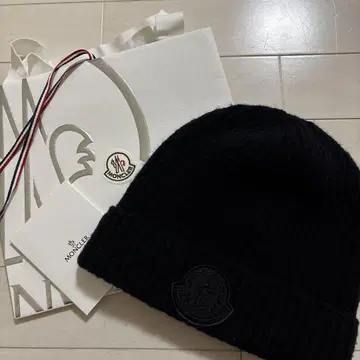 몽클레어 블랙 니트 모자