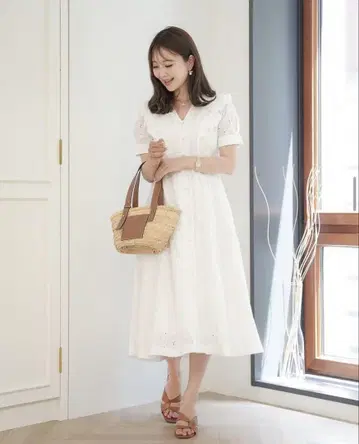 lerevevaniller 스탠드 카라 코튼 레이스 프릴 원피스