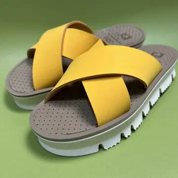 새상품급 키다리 아저씨 콜라보 샌들, 물놀이 겸용 통굽