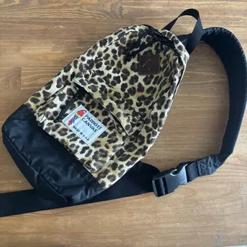 PARROTT CANVAS 원숄더 바디백 레오파드 남녀 공용