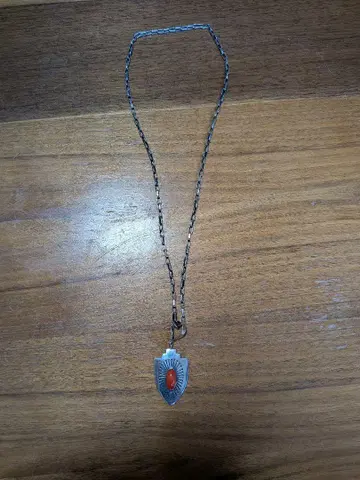 하워드 넬슨 목걸이