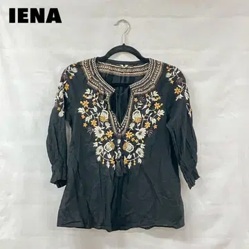 W0005S IENA 자수 블라우스