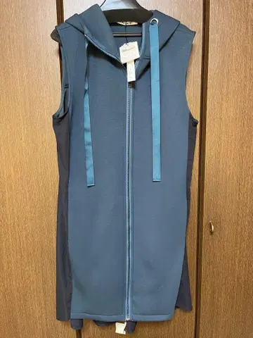 HADATE 후드 부착 지퍼 업 베스트