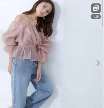 NATURAL BEAUTY BASIC 시어 개더링 페플럼 블라우스