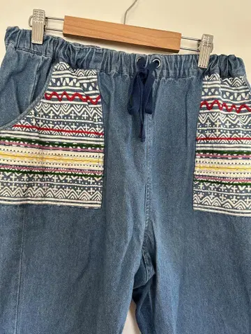 티티카카 팬츠 자수 포켓 부착 데님 팬츠 청량 팬츠