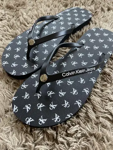 Calvin Klein 캘빈클라인 로고 비치 샌들 블랙