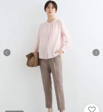 INDIVI (인디비) [세탁 가능/출퇴근 복장] 개더 디자인 블라우스