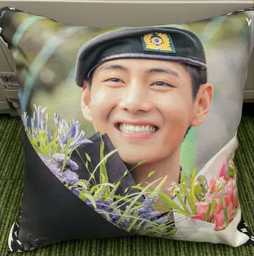 V 테테 쿠션 40cm