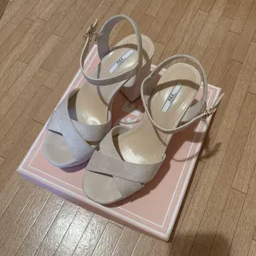 R&E 베이지 플랫폼 힐 샌들