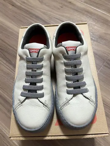 CAMPER 가죽 스니커즈