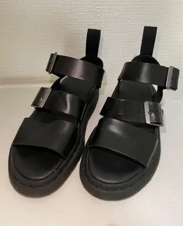 Dr.Martens GRYPHON 블랙 샌들