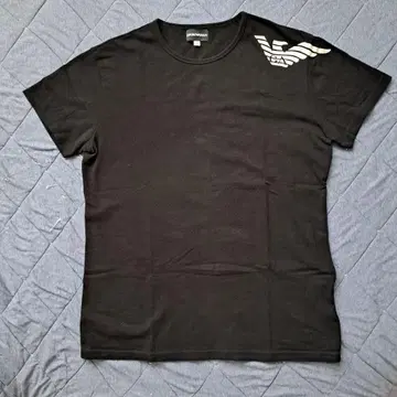 Emporio Armani 블랙 티셔츠