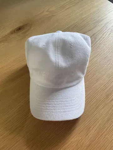 New Balance 화이트 캡