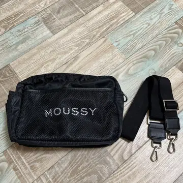 미사용 새상품 MOUSSY 숄더백 마우지 블랙
