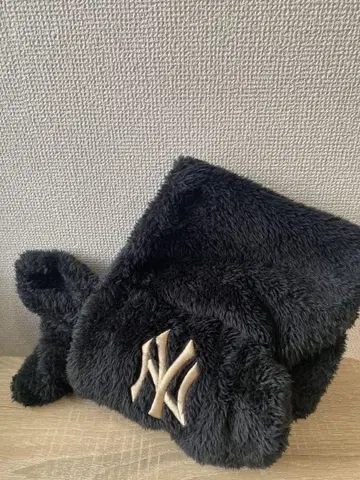 NY Yankees 퍼 머플러 블랙