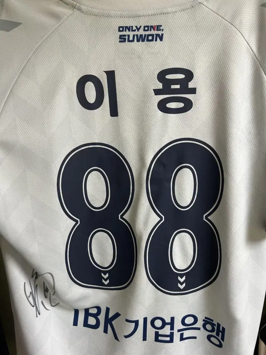 수원fc 이용 마킹 유니폼 친필 싸인도 있어요