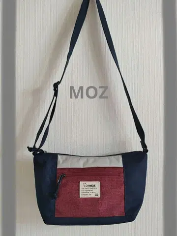 moz 숄더백 트리코롤 B33