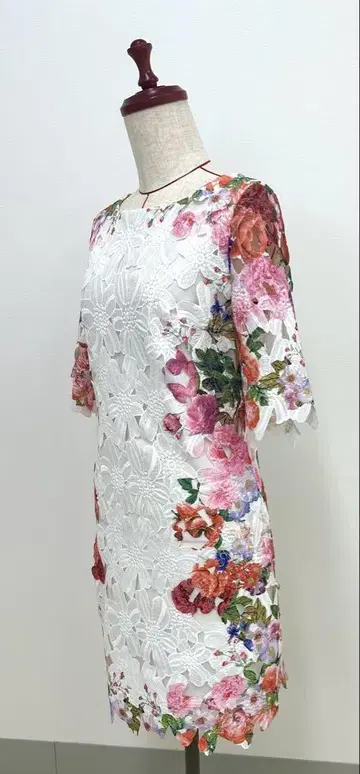 꽃무늬 자수 6부 소매 미니 원피스