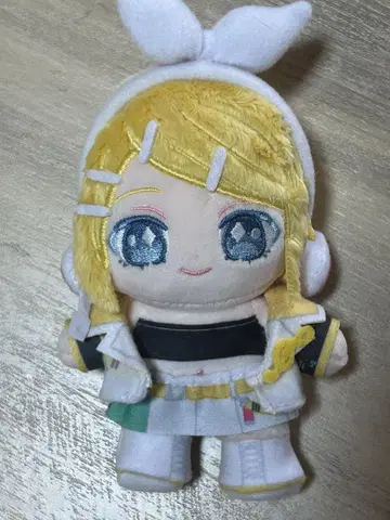 이츠누이 카가미네 린