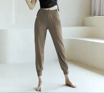 미디엄 페더 땀 흡수 속건성 조거 팬츠