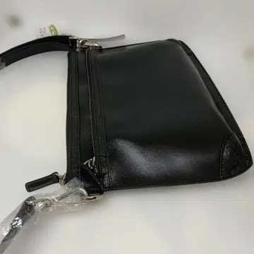 새상품 블랙 가죽 숄더백 2포켓