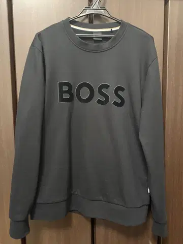 HUGO BOSS 맨투맨 새상품급
