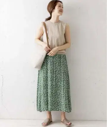 어반 리서치 도어스 미니 꽃무늬 레이온 스커트