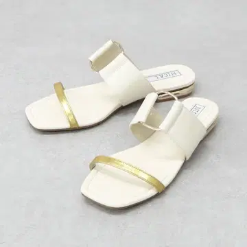 NICAL  갑 버클 플랫 샌들