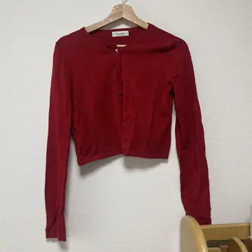 빨간색 크롭 긴팔 상의