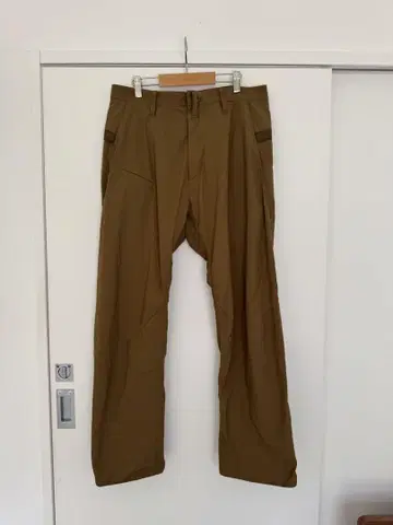 ACRONYM P39-M 사이즈 S 코요테 브라운 아크로늄