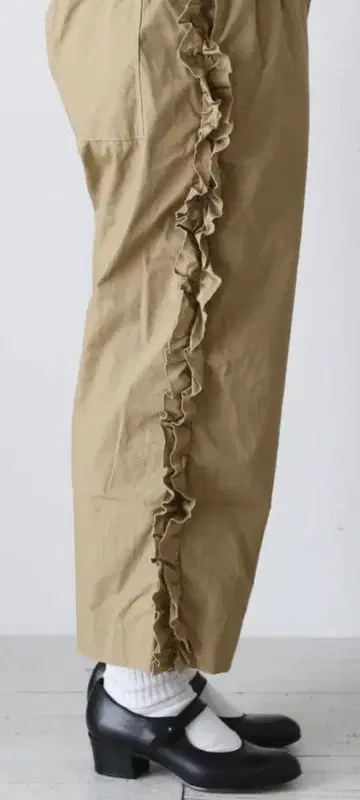 Gauze# 비비안 팬츠 매트 베이지 새상품급