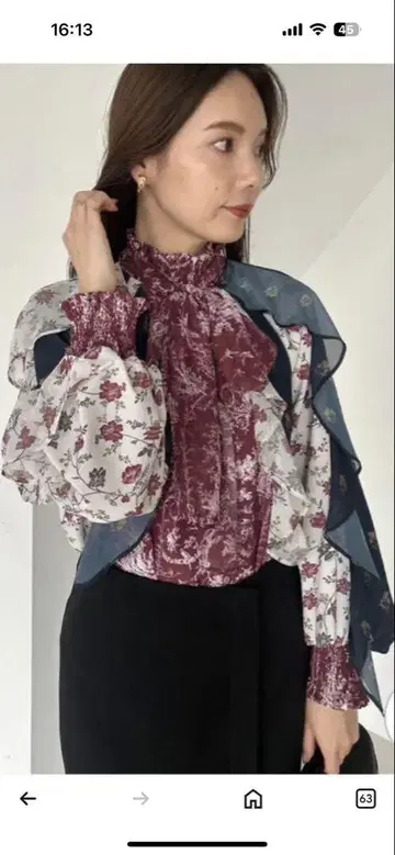 스나이델 꽃무늬 프릴 긴팔 블라우스