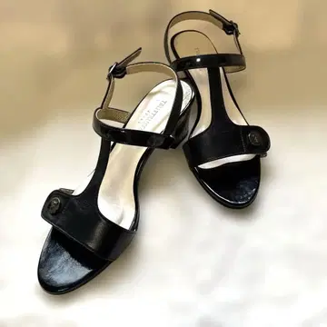 Trussardi 블랙 가죽 샌들