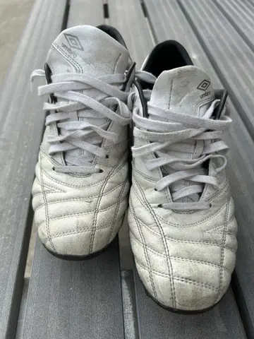 Umbro 액세서리 B-RUSH HG 축구 스파이크