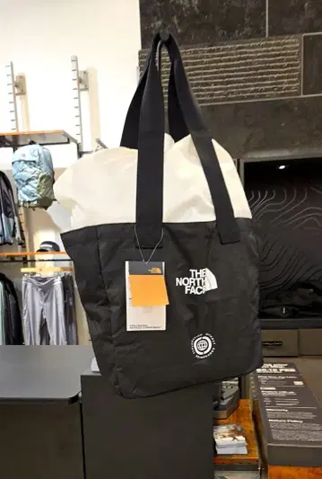 THE NORTH FACE 토트백 블랙/화이트