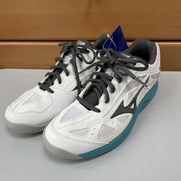 신상품 미즈노 테니스화 카펫 코트용 24cm 하자품